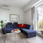 Panoramic Comfort In The Luxurious Green District!